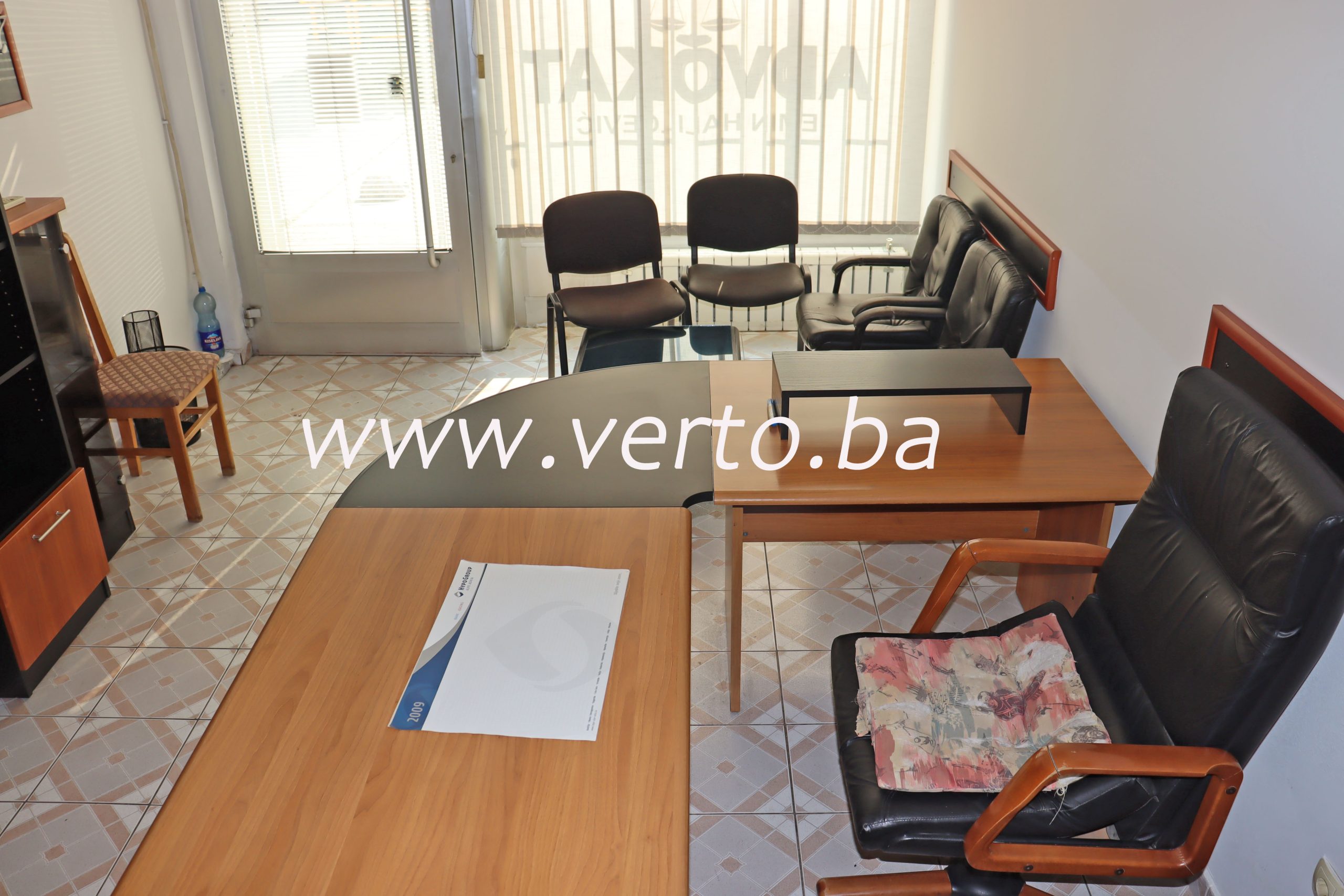 🏢 IZDAJE SE KANCELARIJSKI PROSTOR 20 m² – TORANJ, CENTAR TUZLE
