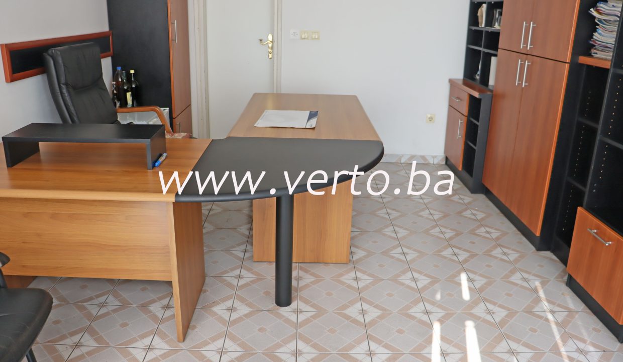 Kancelarijski prostor 20 m² za izdavanje u poslovnoj zgradi Toranj, centar Tuzle